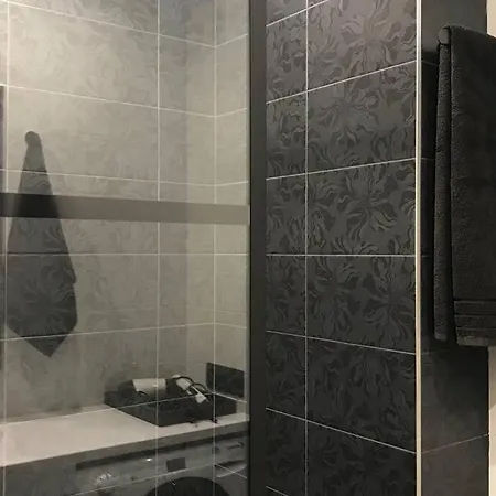 Oleg Kiza Narcos Apartment Lugo